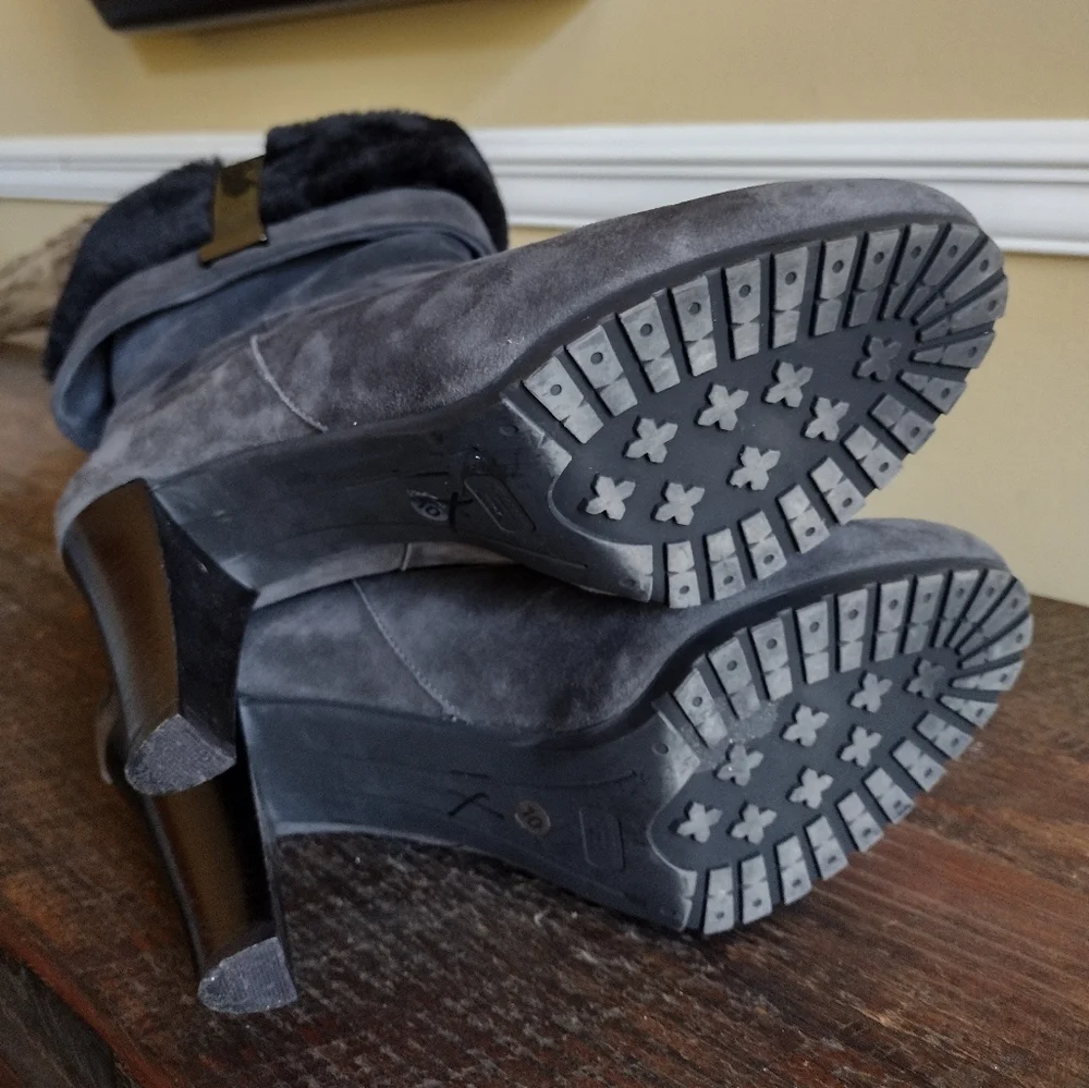 Aquatalia Gray Suede Black Fur Boots Size 10 - Picture 7 of 7